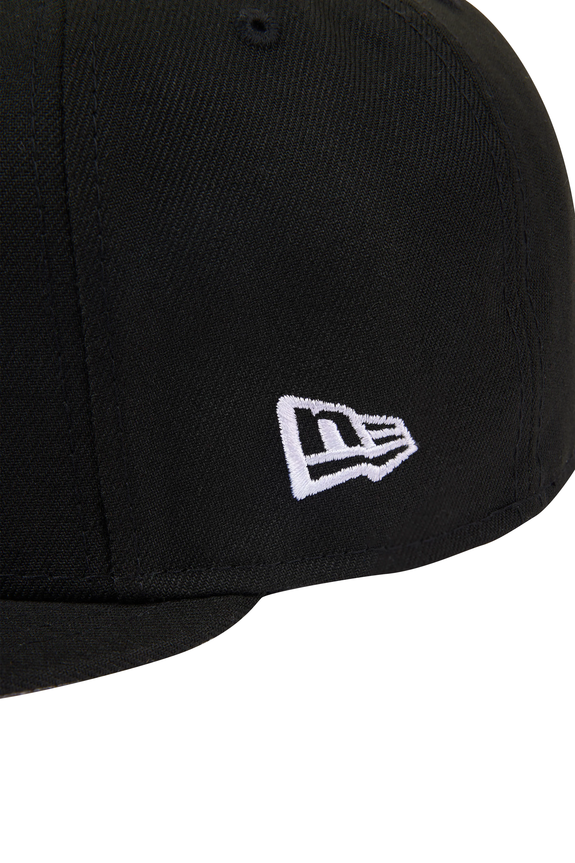 SYNA X NEW ERA 59FIFTY FITTED CAP - BLACK/WHITE - Image 4