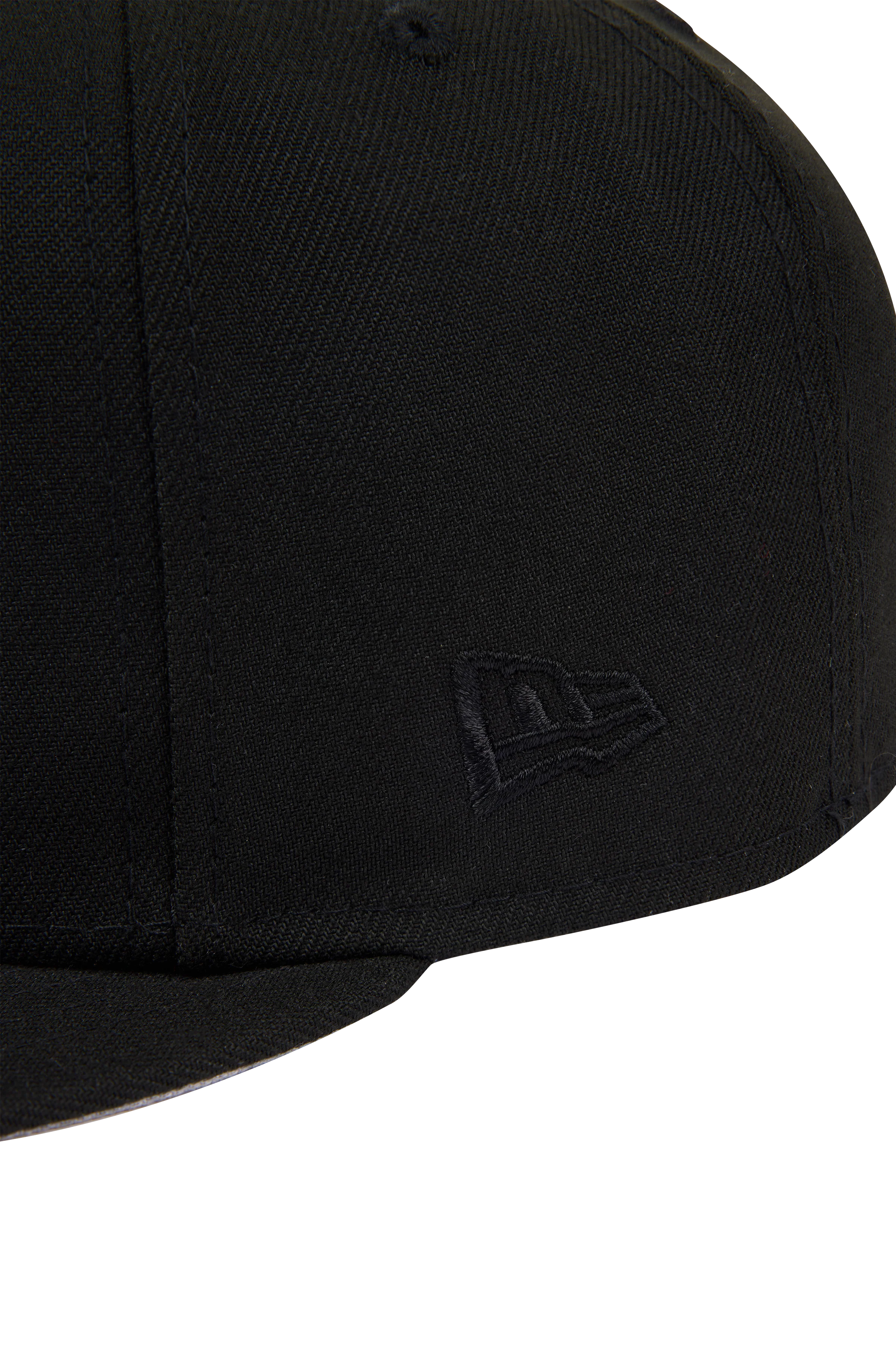 SYNA X NEW ERA 59FIFTY FITTED CAP - TRIPLE BLACK - Image 4