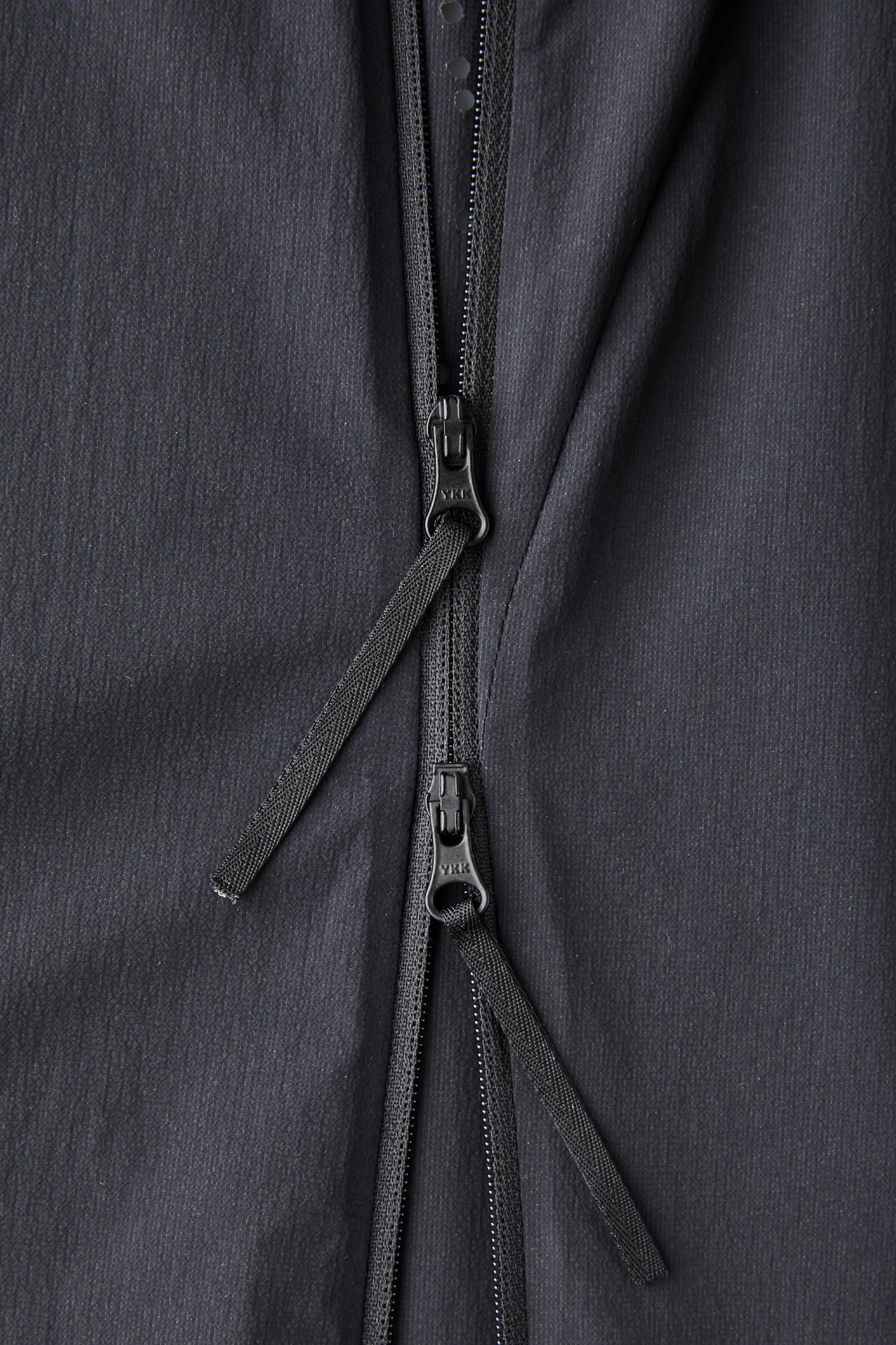 SYNA x PAF LIGHTWEIGHT RUNNER JACKET - Image 5